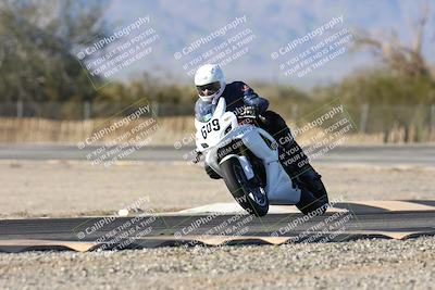 media/Dec-07-2025-CVMA (Sun) [[3e7d2de5dc]]/Race 12- Formula 40 MW and LW/